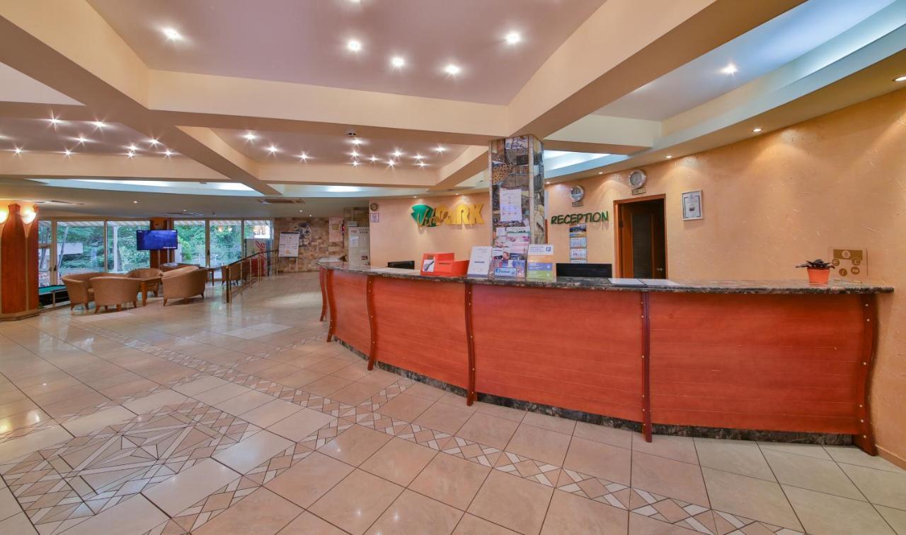 אלבנה Vita Park Hotel & Aqua Park מראה חיצוני תמונה