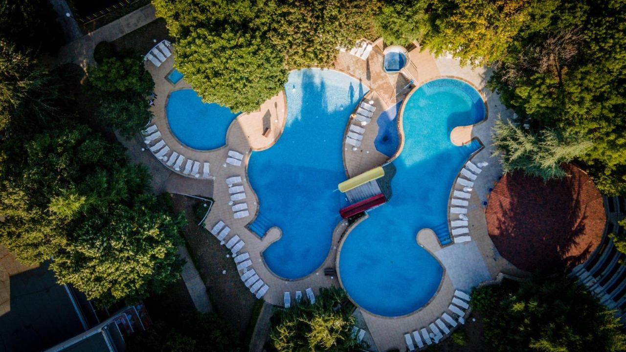 אלבנה Vita Park Hotel & Aqua Park מראה חיצוני תמונה