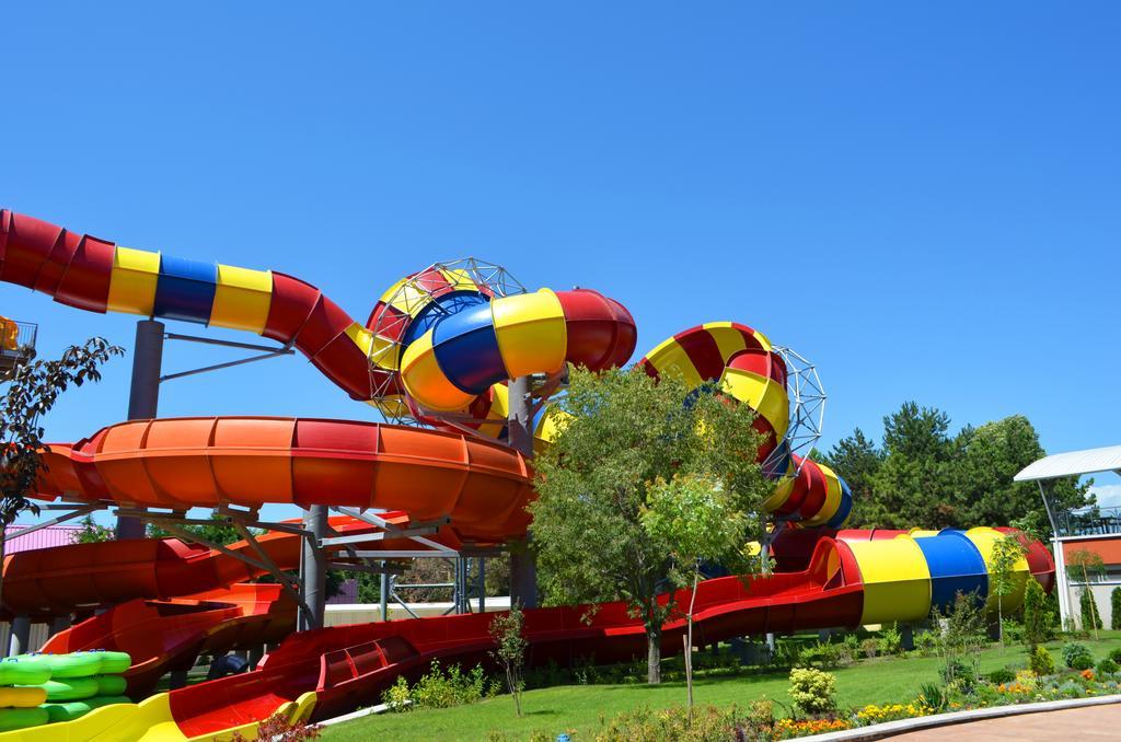 אלבנה Vita Park Hotel & Aqua Park מראה חיצוני תמונה